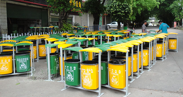 城市街道玻璃鋼垃圾桶圖