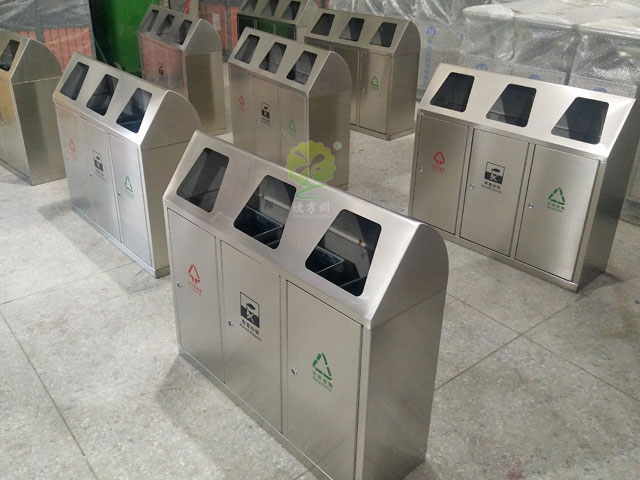 不銹鋼三聯(lián)推蓋環(huán)保垃圾箱