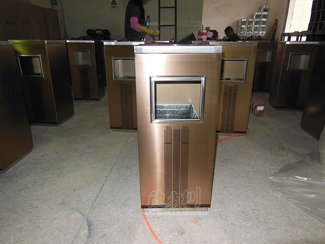 不銹鋼電鍍垃圾桶圖片