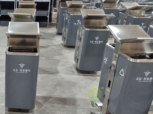 城市戶(hù)外展翅果皮箱