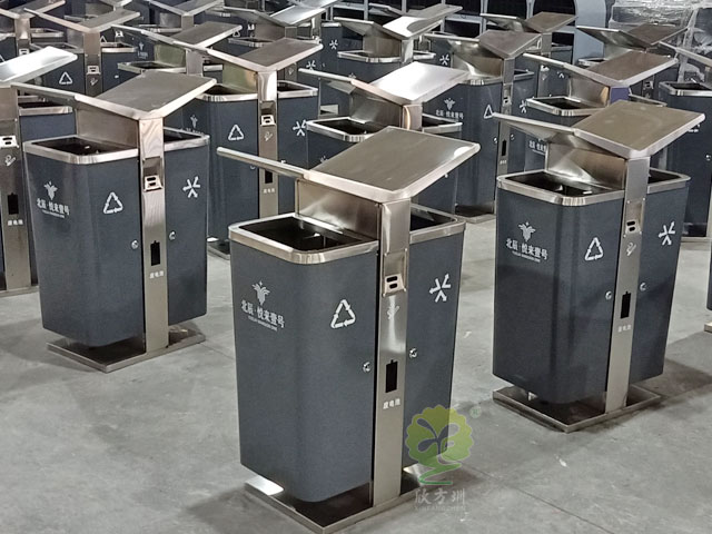 城市戶(hù)外展翅果皮箱