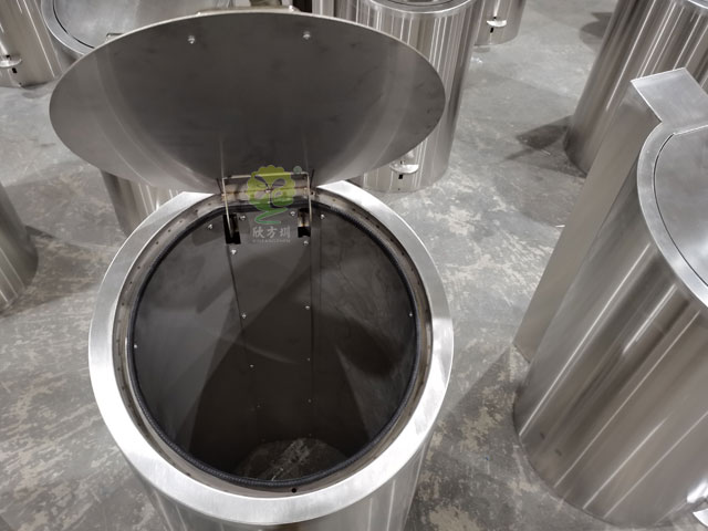 地埋式升降垃圾桶