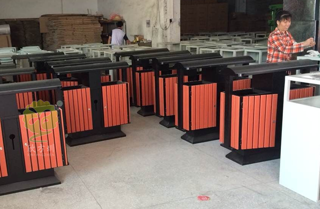 小區(qū)常用分類(lèi)鋼木垃圾桶