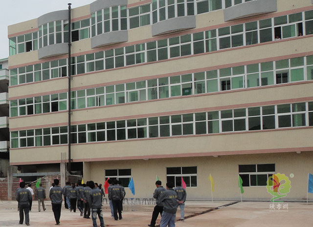 環保垃圾桶廠家辦公樓