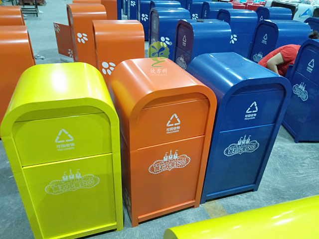 戶外景區方形鋼制垃圾箱