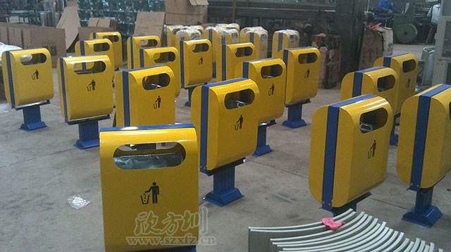 小區鋼制垃圾桶 小區鋼制垃圾桶