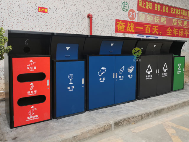 深圳小區(qū)垃圾收集點密閉大垃圾箱