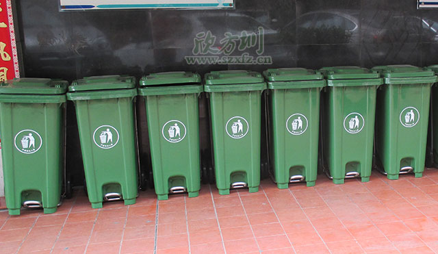 小區(qū)環(huán)衛(wèi)塑料垃圾桶